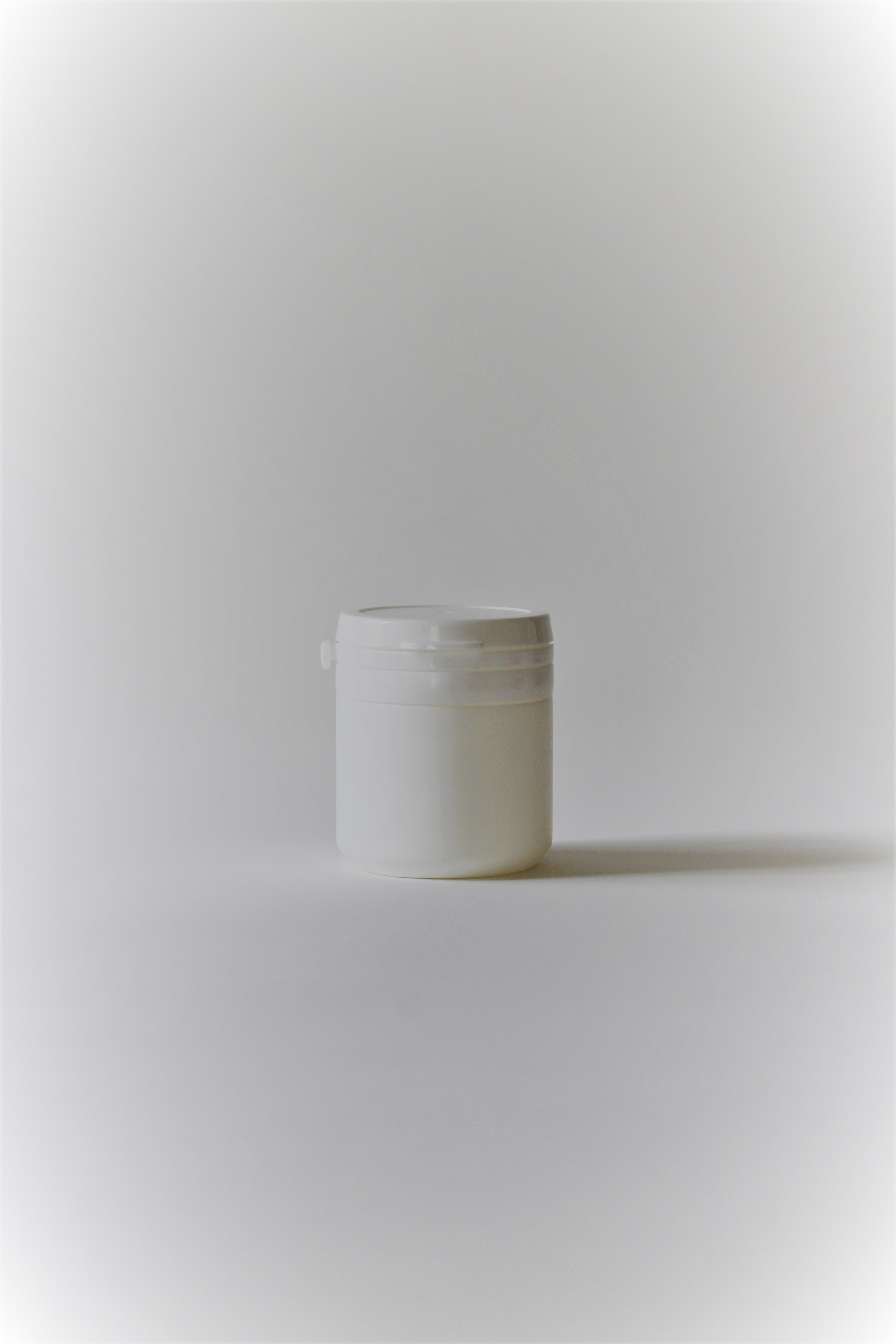 צנצנת 50 מ"ל HDPE פייה 43 ממ לבן
