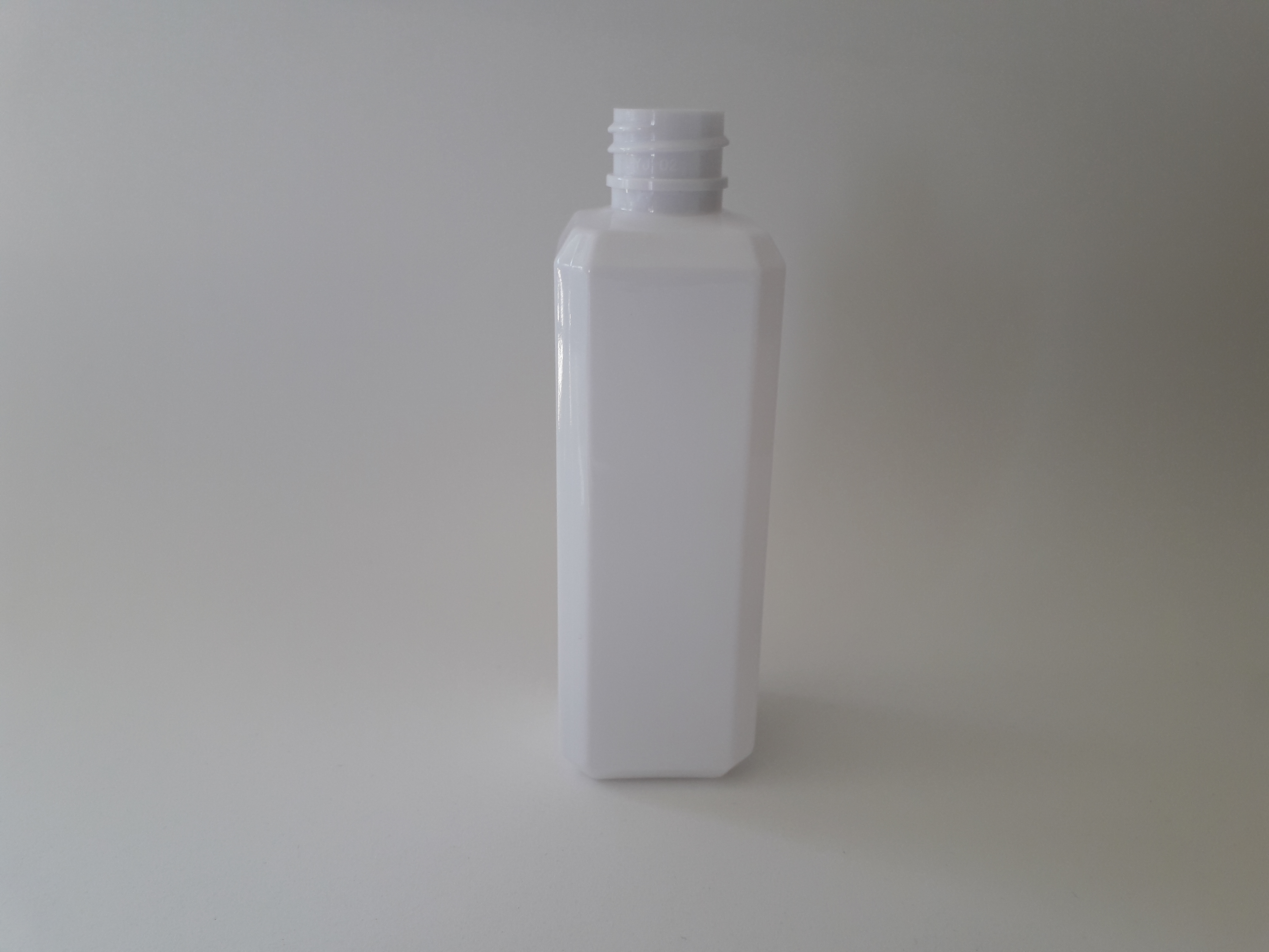 בקבוק pet מרובע 100 מ"ל לבן
